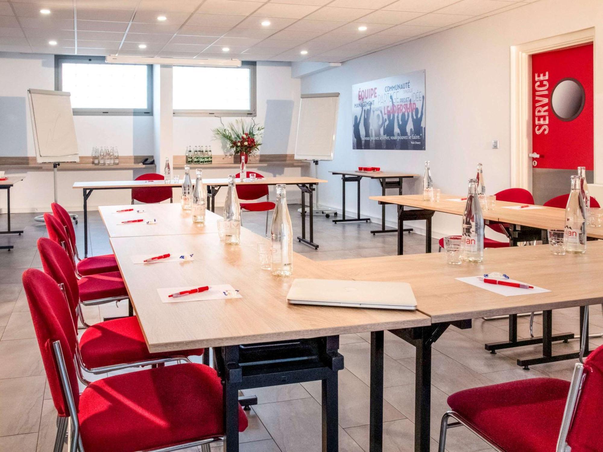 Ibis Cannes Sartoux Piscine Parking Gratuit 3*
