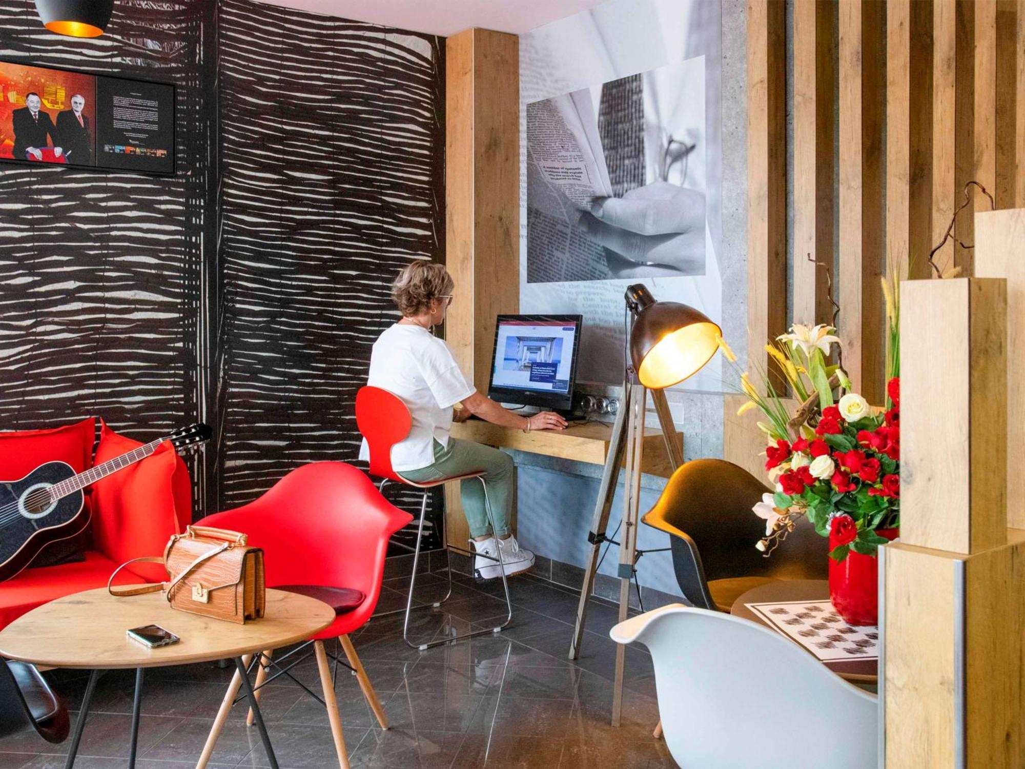 Hotel Ibis Cannes Sartoux Piscine Parking Gratuit Mouans-Sartoux